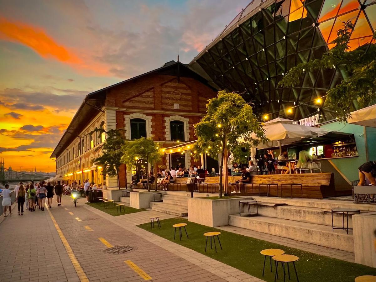 Residence In The Pedestrial Area — Photos 2