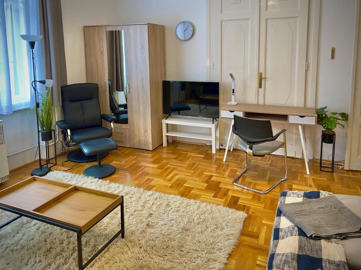 Residence In The Pedestrial Area — Photos 3